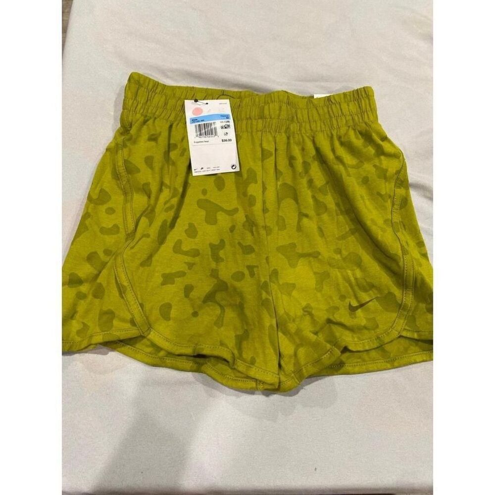 Kids Nike training shorts size‎ medium